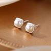 Pendientes de perlas de agua dulce cuadradas de plata esterlina S925 para mujer, delicados y exquisitos, mini pendientes pequeños.