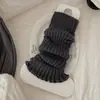 Cobre-meias de tricô para mulheres, novos estilos outono/inverno, com design de babados, listras verticais para alongar as pernas, um visual moderno e versátil, cores lisas, design simples e meias de cano longo para mulheres