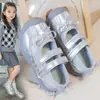 Tênis Esportivo Feminino 2026 Novo Primavera/Outono Respirável Solado Macio Velcro Versátil Sapatos de Princesa Calçados Casuais Infantis