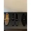 Sapatos Mary Jane femininos elegantes de lã estilo francês com forro de pelúcia, novo modelo outono e inverno 2025, com aumento interno de altura e um design estiloso de bico baixo