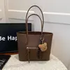 Bolsa Tote Grande e Elegante, Nova Tendência, Bolsa de Ombro Feminina da Moda, Bolsa para o Dia a Dia Vintage, Série Miu