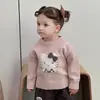 Conjunto de Otoño-Invierno para Niña 2026 Nueva Moda Coreana Chaleco Ligero de Plumas para Bebé Suéter Versátil para Niña Conjunto de Tres Piezas