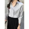 Camisa de satén de acetato para mujer, nueva colección otoño 2026, top gris, adecuada para estudiantes universitarios, entrevistas, trabajo y entornos profesionales, en color azul brumoso