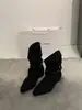 Design de Nicho Novas Botas Curtas Bico Fino Estilo Coreano Outono e Inverno Retrô Versátil Fivela de Cinto Salto Baixo Botas Western Botas de Cano Médio