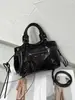Bolso de Motocicleta Nuevo con Remaches 2025, Bolso Sexy, Bolso de Hombro de Gama Alta, Bolso Cruzado para Viajar, Bolso de Mano Versátil de Moda para Mujer