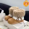 Botas de nieve retro con cordones y suela gruesa para mujer, nueva colección de invierno 2026, con un diseño combinado de piel y pelo, con forro adicional de felpa para mayor calidez y un estilo de botín corto y afelpado.