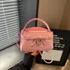Bolsa quadrada pequena colorida de macaron, estilo moda transfronteiriça para mulheres, novo estilo 2026, bolsa de ombro, bolsa transversal e bolsa de mão, uma bolsa de trabalho leve e luxuosa