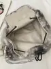 Bolsa feminina Shuai Mijia 2026 novo estilo com acabamento em renda fofa, fecho de aba, para usar na mão, no ombro e casualmente.