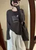 Camiseta de manga larga con estampado sencillo de ovejas, nueva colección otoño 2026, cuello redondo estilo coreano, corte holgado, top versátil y rejuvenecedor, H091009