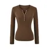 Camiseta de manga larga básica estilo retro americano con cuello Henley para mujer, nueva colección otoño/invierno 2026, top elegante que se ajusta a la figura