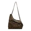 Moda Nueva Transfronteriza Gran Capacidad Descanso Bolso Tote de Nicho para Mujer Versátil Exterior Viajes Diarios Camuflaje Bolso Cruzado