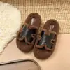 Estilo de Chica Moderna Estilo Retro de Hong Kong Temperamento Adelgazantes Elegantes Pantuflas 2024 Zapatos de Mujer Más Vendidos Cómodos Modernos de Moda