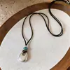 Colar com pingente de peixe de cerâmica em cordão de couro estilo coreano, corrente para clavícula de luxo leve de nicho de alta qualidade, joia de design de nicho vintage