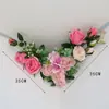 Nuevas decoraciones de techo para interiores para habitaciones de bodas, con flores simuladas dispuestas en un diseño de cuatro esquinas, creando una escena floral festiva y hermosa para la sala de estar