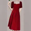 Elegante Vestido de Casamento Vermelho para Brinde, Nicho de Luxo Novo Modelo Verão 2026, Adequado para Noivas, Pode Ser Usado Casualmente, para Mulheres