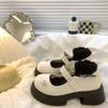 Sapatos de couro pequenos Mary Jane de sola grossa para mulheres 2024 outono novo estilo britânico sapatos de bico redondo Velcro mocassins franceses