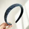 Faixa de Cabeça Larga Listrada Estilo Vintage para Mulheres 2025 Nova Faixa de Cabelo Presilha de Cabelo com Topo Alto Acessório de Cabelo da Moda
