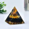 Fábrica de artesanías para decoración de escritorio de oficina en casa con grava de pirámide de cristal de resina epoxi de comercio exterior transfronterizo