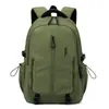 Mochila casual para homens e mulheres, adequada para viagens, atividades ao ar livre, caminhadas e uso diário. Leve, versátil e com grande capacidade, tornando-a ideal para estudantes universitários e montanhismo.