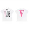 VLONE Sakura Grande V-letter Mãe Logotipo Flor de Cerejeira Estampa Manga Curta Logotipo Dólar Estampa Camiseta Casal Masculina e Feminina