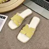Sandálias Estilo Retro Francês para Mulheres 2026 Verão Nova Moda Versátil Emagrecedoras Sandálias Slides Planas para Uso ao Ar Livre