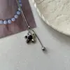 Colar pingente floral de prata estilo coreano, longo e versátil, perfeito para combinar com suéteres, um acessório moderno e único com um toque de sofisticação.