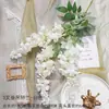 Ramo falso de simulación de color blanco terminado con flores de seda artificial para boda, fila de flores de plástico, arreglo de boda de alta calidad