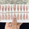Uñas postizas de puntos rosas, uñas cortas cuadradas redondeadas de puntos, suaves y favorecedoras para otoño e invierno, uñas postizas removibles