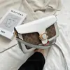 Bolsa Feminina Transfronteiriça, Bolsa de Vinho, Bolsa de Axila Fashion Texturizada, Nova Bolsa Transversal de Ombro Único 2025, Bolsa Baguete Portátil