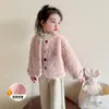 Ropa de Abrigo para Niñas Otoño e Invierno 2025 Nuevo Estilo Moda Infantil Ropa de Invierno para Niñas Bebé Moda Invierno Peluche Todo en Uno Suéter