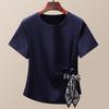 Elegante Camiseta de Manga Corta con Corbata de Bufanda de Seda Estilo Francés para Mujer, Nuevo Top Irregular en el Hombro Ajustado Verano 2026