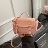 Bolsa Pequena de Textura de Alta Qualidade para Mulheres 2024 Nova Outono e Inverno Versátil Bolsa Transversal Fashionable Bolsa de Mão Super Popular Bolsa Quadrada Pequena
