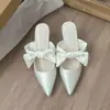 Sandalias de tacón alto con punta estilo francés 2026 para mujer, mules cerrados adelgazantes para verano, sandalias de tacón de aguja con lazo para uso en exteriores