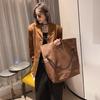 Bolsa Tote Casual Retrô Marrom de Couro Macio para o Dia a Dia com Design Western Bolsa Transversal Nova Coleção Primavera/Verão 2025 Bolsa de Ombro para Mulheres