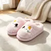 Nuevas y lindas pantuflas de algodón con temática de gatos para mujer, pantuflas cálidas de suela gruesa para interior en invierno, pantuflas de felpa para parejas para uso doméstico, venta al por mayor