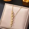 Colar de Aço Titânio com Zircônia Microincrustada Estilo Novo Coreano e Japonês, Coração de Seis Estrelas, Trevo de Quatro Folhas para Mulheres, Corrente Versátil de Luxo Leve para Clavícula