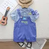 2023 Novo Traje de Verão para Meninos Macacão Jeans de Manga Curta para Bebê Conjunto de Duas Peças Primeira Geração
