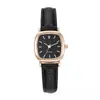 Relógio feminino estiloso e simples, mostrador quadrado pequeno, pulseira de couro PU, relógio de quartzo, adequado para meninas usarem.
