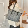Bolsa Grande de Couro Sintético Estilo Casual Retrô para Mulheres 2025 Nova Moda Cor Lisa Bolsa Tote Bolsa de Ombro para o Dia a Dia
