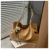 Bolsa tote de nicho minimalista estilo coreano transfronteiriça para mulheres, nova bolsa de balde de grande capacidade, bolsa de ombro casual para o dia a dia