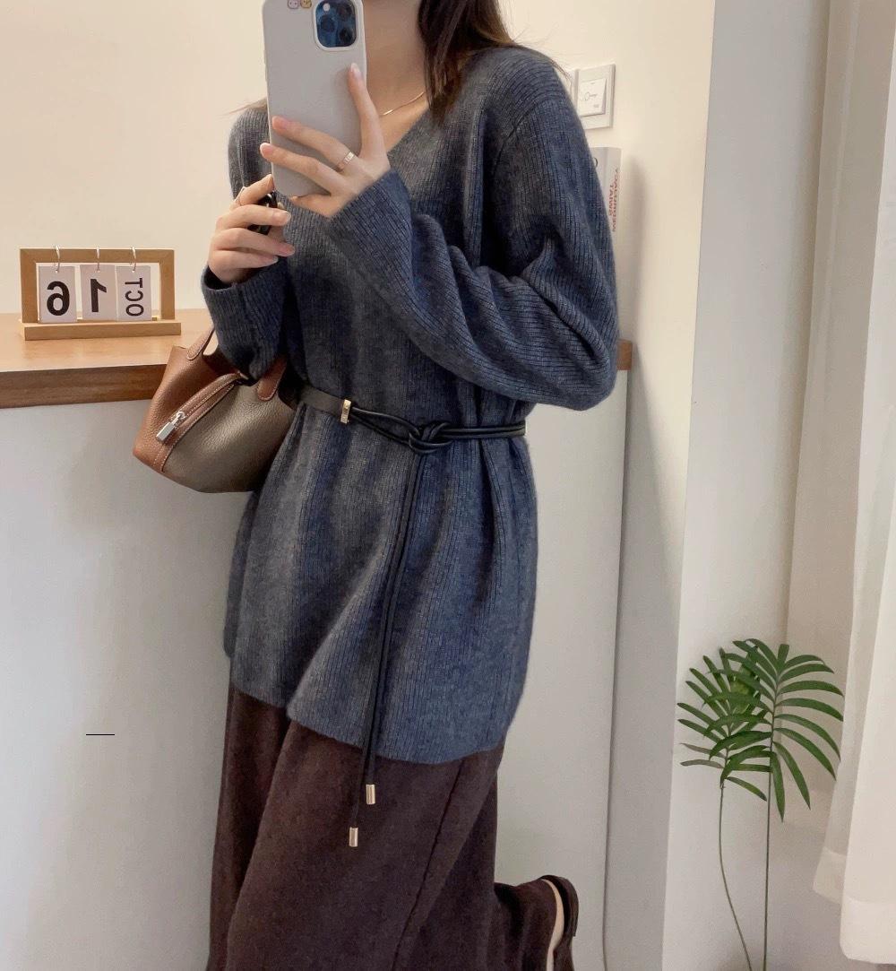复制_v领中长款纯色羊毛衫女遮屁股秋冬季欧货高.jpg