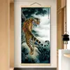 M58 Tigre Imagen Tigre Feroz Descendiendo Montaña Tigre Feroz Ascendiendo Montaña Sala de Imágenes Entrada Estudio Rollo Pintura Decorativa