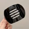 Elegante pinza de garra de abulón mate para mujer, pinza para el pelo de lujo de alta gama, pasador con estampado de leopardo para la parte trasera de la cabeza, elegante accesorio para el pelo de pico de pato