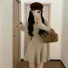 Vestido de punto negro ajustado con cuello en V, súper elegante para otoño, perfecto para llevar debajo de una gabardina, atuendo estilo coreano para mujeres petite