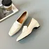 Mocasines Franceses para Mujer 2026 Otoño Nueva Llegada Slip-on Tacón Bajo Adelgazantes Temperamento Versátiles para el Trabajo Elegantes Zapatos Pequeños de Cuero