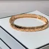 Pulseira Chanel Versão Estreita Versão Larga Padrão Matelassê Coco Finamente Esculpida Alta Qualidade Sem Diamantes ou com Diamantes Embutidos Pulseira de Ouro Bege de Alto Padrão