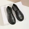 Sapatos Pequenos de Couro Estilo Britânico Mocassins Planos Femininos Slip-ons de Solado Macio Versáteis Pretos Sapatos Uniforme para Trabalho e Entrevista