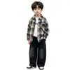 Conjunto de Ropa de Otoño para Niños: Conjunto de Tres Piezas de Chaqueta de Polar a Cuadros Grande 2026 Nuevo Estilo Ropa Fresca y Moderna para Niños Primavera y Otoño Niños