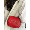 Bolsa Fashion de Cor Sólida com Rebites para Mulheres 2026 Verão Novo Estilo Tendência Bolsa de Ombro Elegante Bolsa Transversal para o Dia a Dia