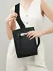 Bolsa de Cintura Feminina em Couro Genuíno com Padrão Lichia, Design de Bolsa Kelly em Couro Bovino de Primeira Camada, Bolsa Transversal de Peito de Nicho e Alto Padrão para Mulheres
